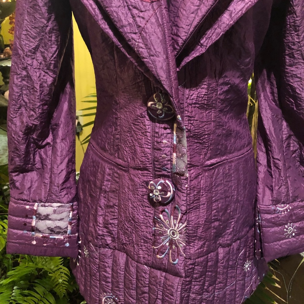 Skirt suit - Picture 3 of 8